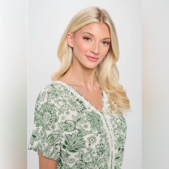 EUC Parallel Skies Smocked Waist V-Neck Blouse - Picture 3 of 12